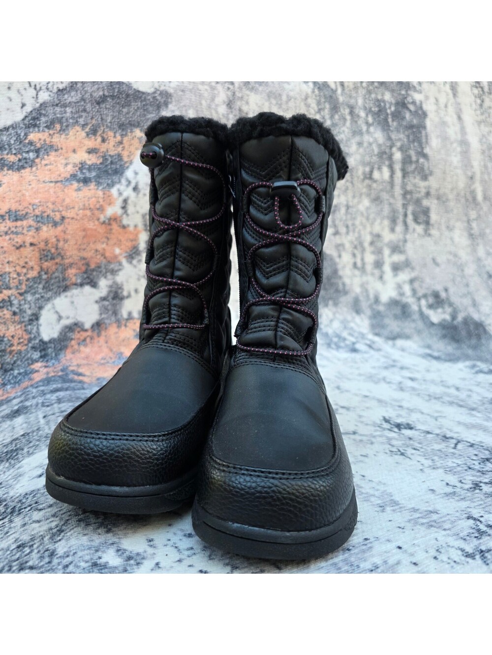 Wmn's size 4 - Black insulated winter boots